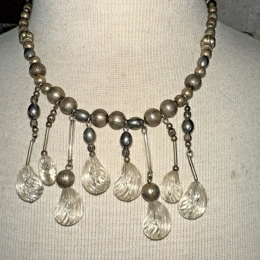 Unbranded Fringe Necklace Women OS Silver Clear Excellent Vintage Glass Bead